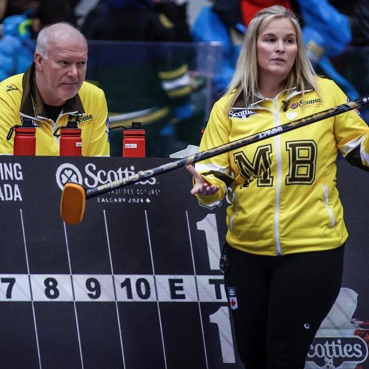 After four decades on men's curling circuit, Howard shifts attention to coaching